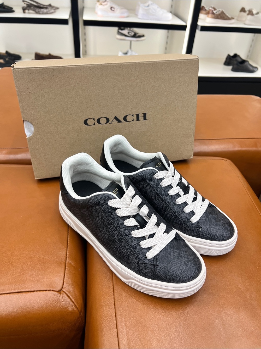 Coach women Black Signature Canvas Low-Top Sneakers with Size:5、5.5、9.5